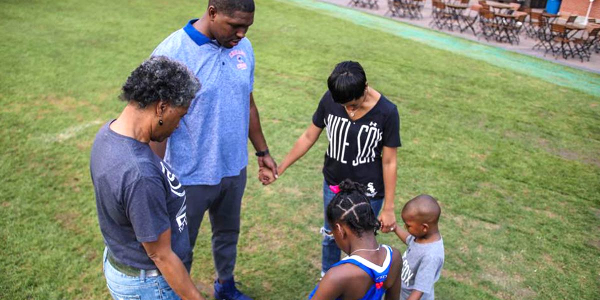 Children gathered for outreach in the Dominican Republic
